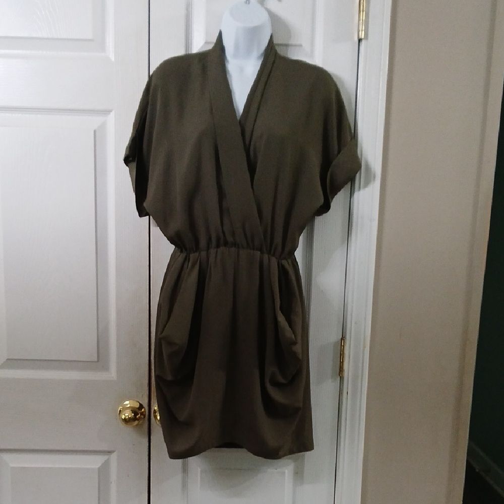 BCBGeneration olive green v neck pocket mini dress Sz S EUC
